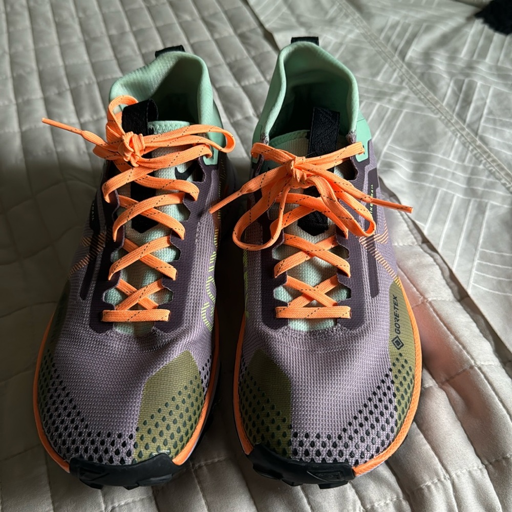 Nike react x goretex trail running sneakers